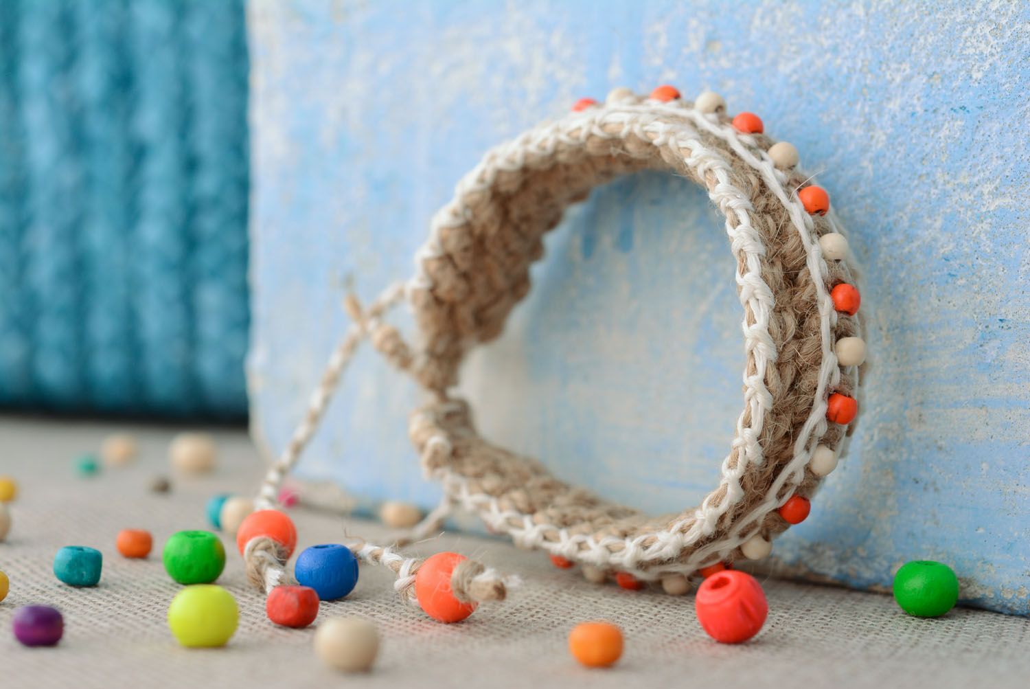 Bracelet de jute avec perles en bois  photo 1