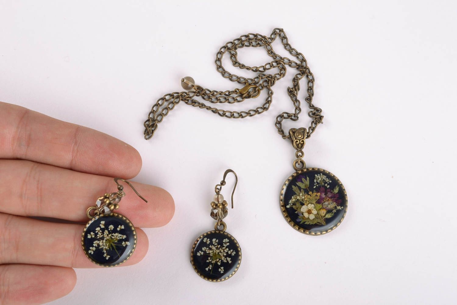 Botanical jewelry set of earrings and pendant photo 2