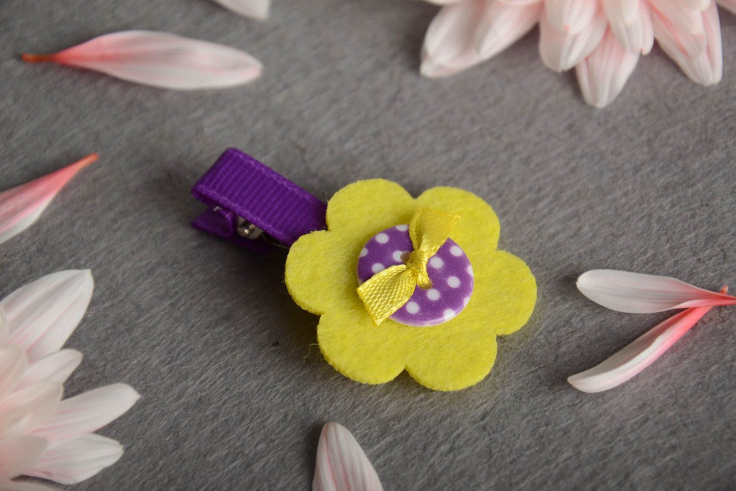 Handgemachte Haarklemme aus Ripsband in Form von Blume für Mädchen lila mit gelb foto 1