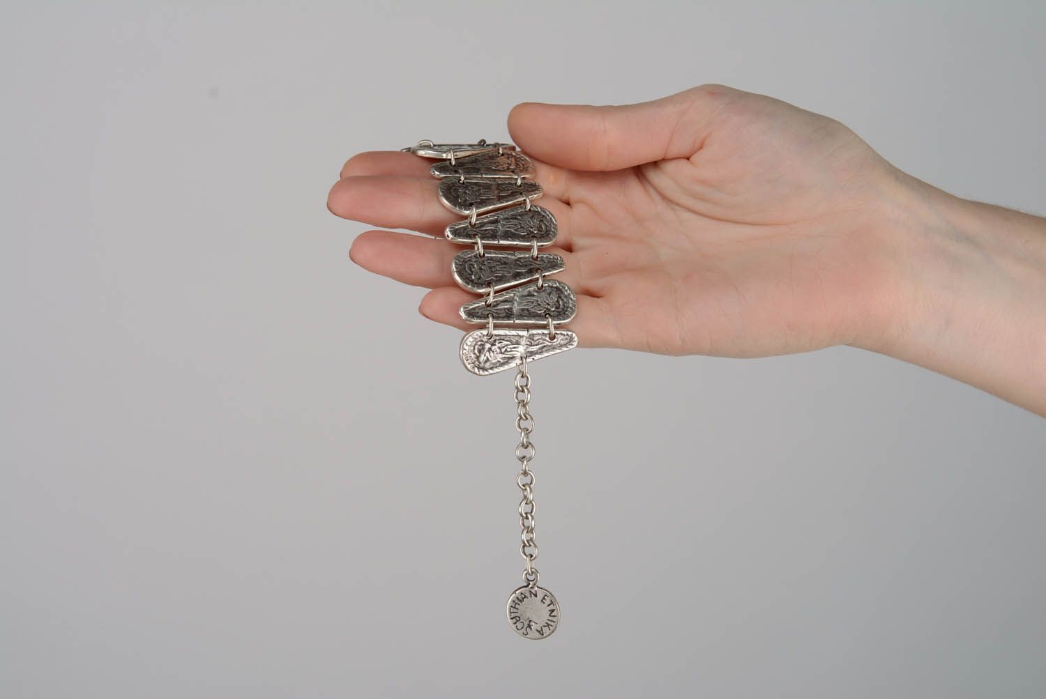 Bracelet fait main en métal argenté Faucon photo 2