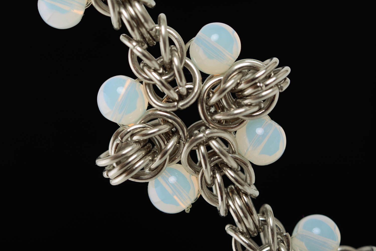 Line metal fashion cross shape bracelets with blue stones photo 4