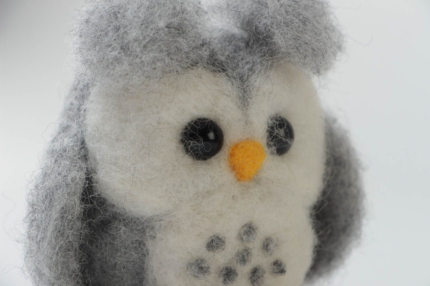 Милая игрушка из шерсти полярная сова ручной работы красивая авторская детская фото 3
