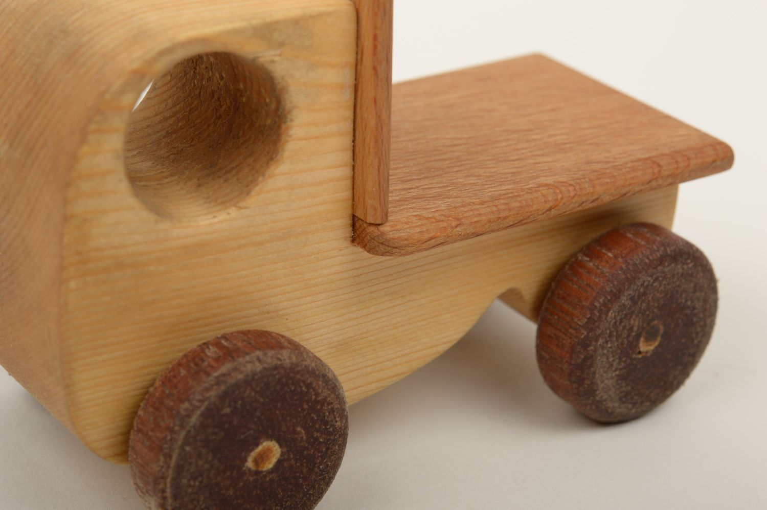 Игрушки ручной работы игрушки из дерева набор 3 штуки фигурки из дерева фото 2