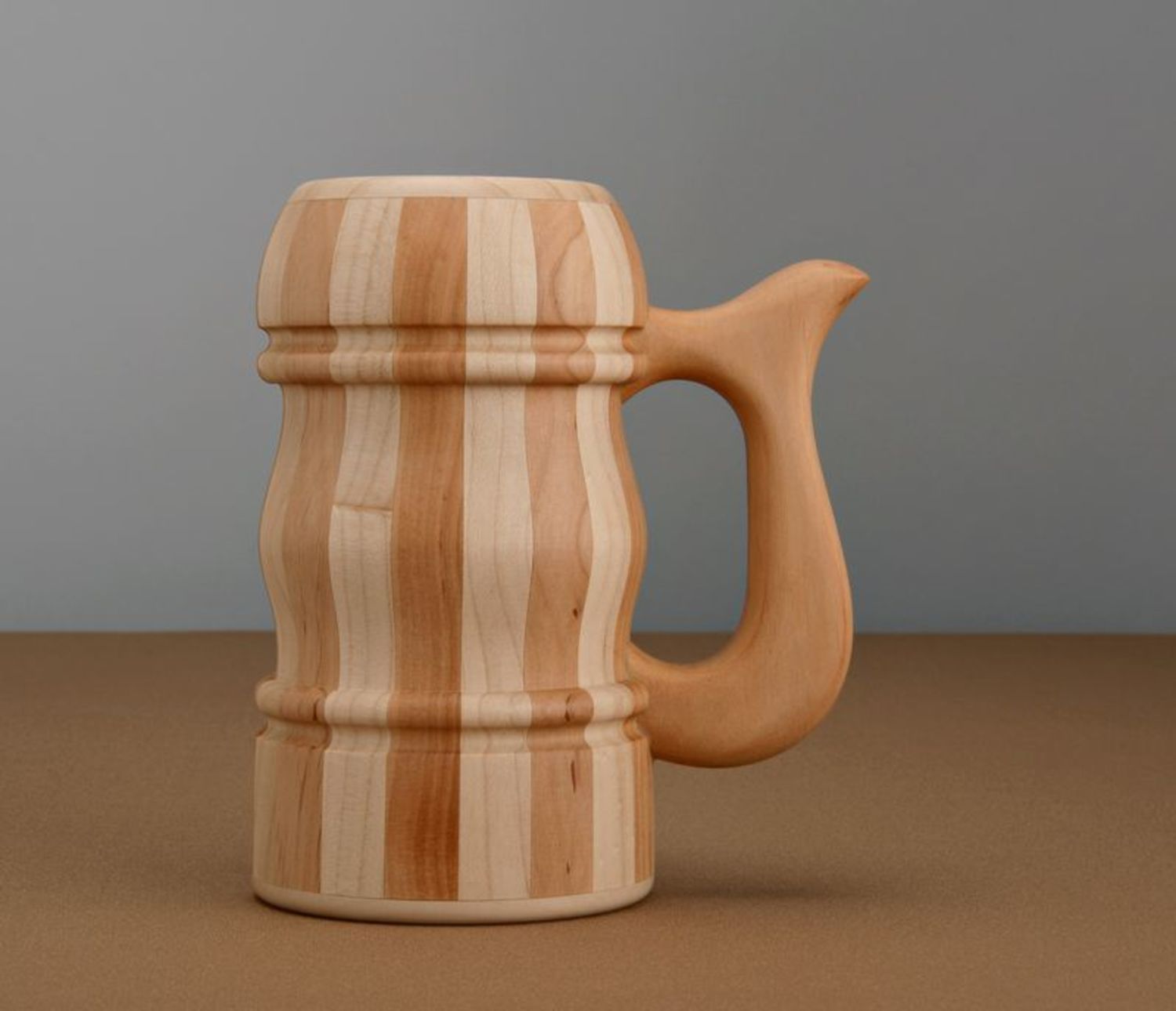 Tazza di legno decorativa fatta a mano calice di legno bicchiere da birra
 foto 3