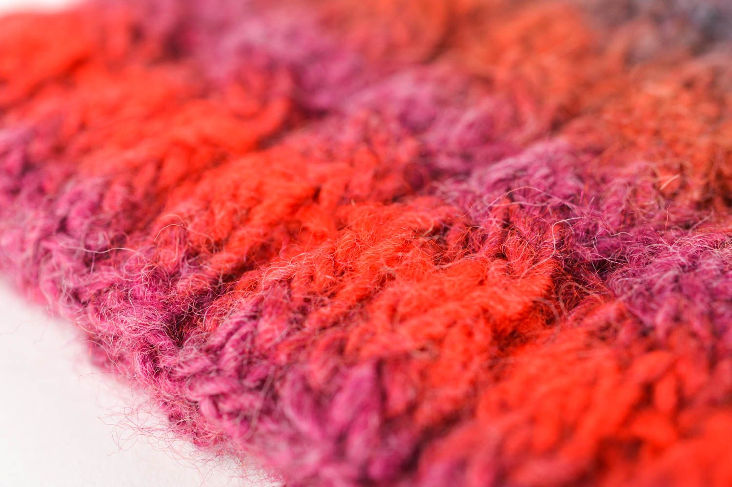 Bonnet tricoté au crochet Bonnet fait main en laine rayé Vêtement d'hiver photo 4
