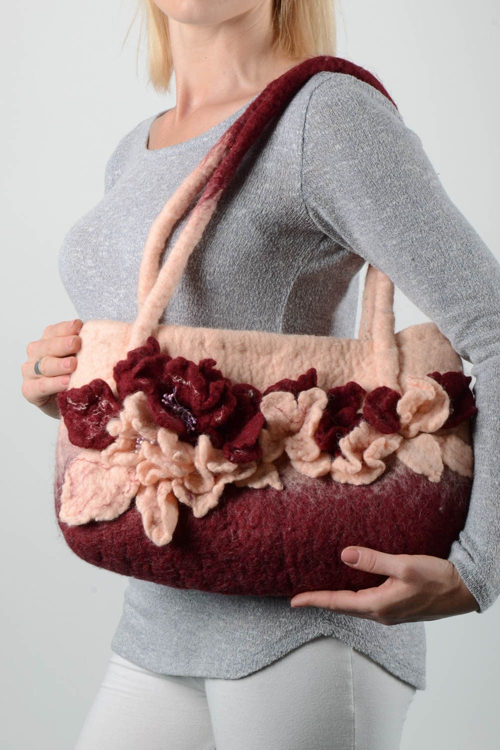 Sac fait main en laine feutrée Sac cabas avec fleurs porté épaule Cadeau femme photo 1
