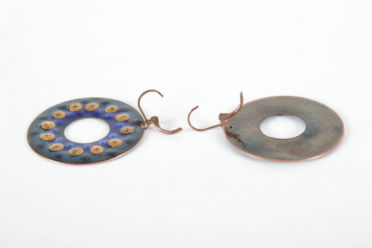Blaue Ohrringe mit Emaille aus Kupfer foto 2