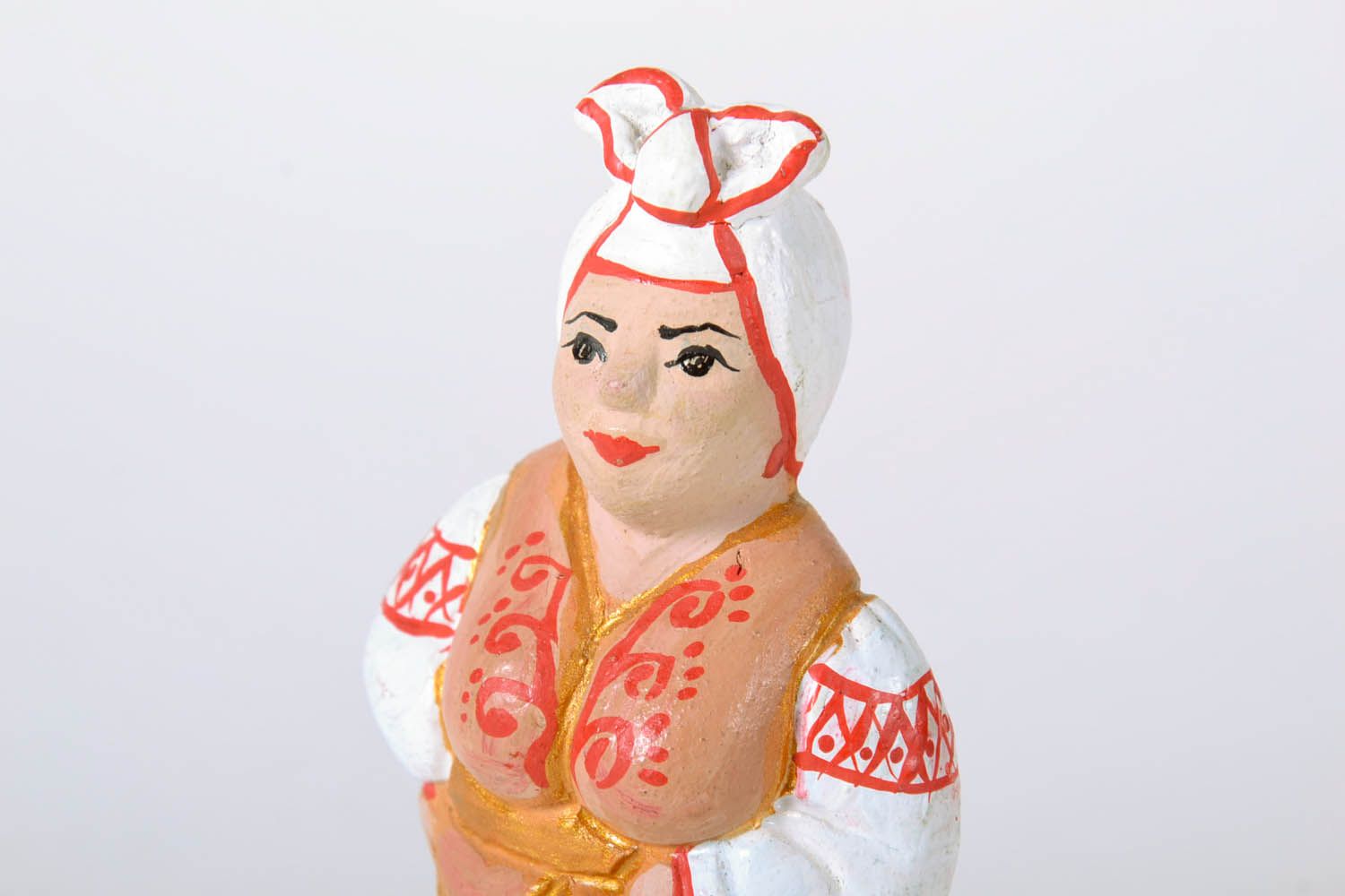 Ceramic figurine The Ukrainian Woman photo 4