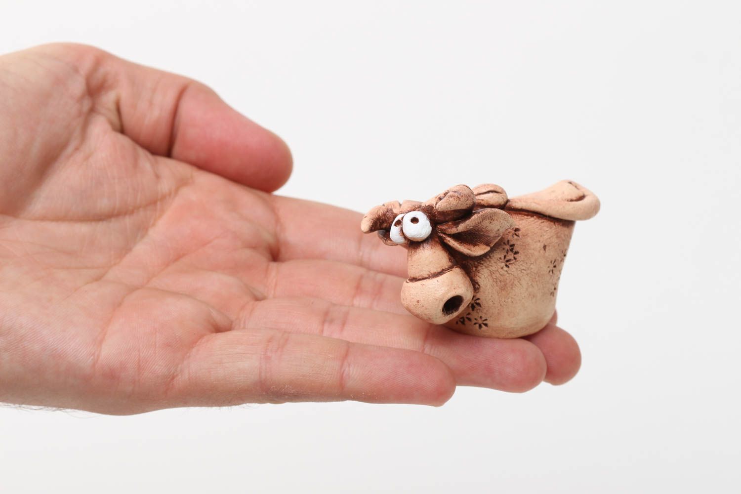 Свистулька из глины хэнд мэйд керамическая свистулька глиняная игрушка Корова фото 5