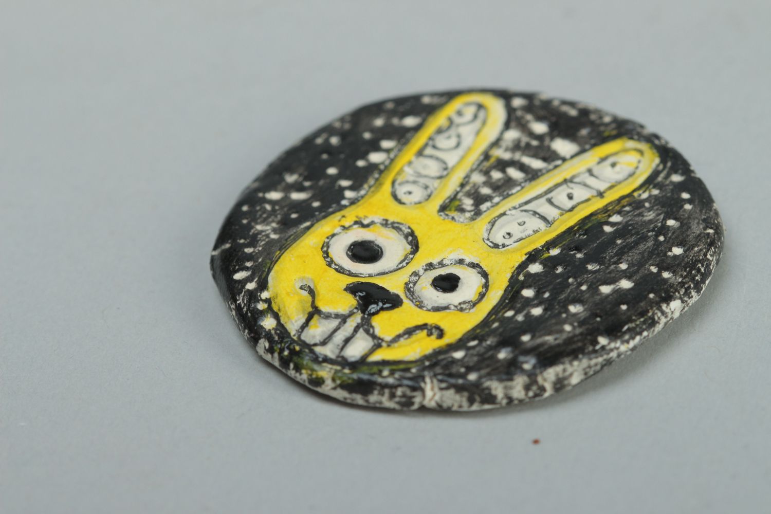 Round plastic fridge magnet with hare image photo 2