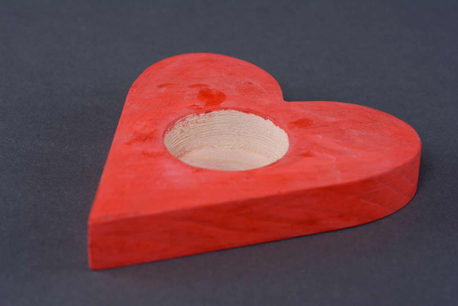 Support en bois pour bougie fait main en forme de coeur rouge décoratif photo 1
