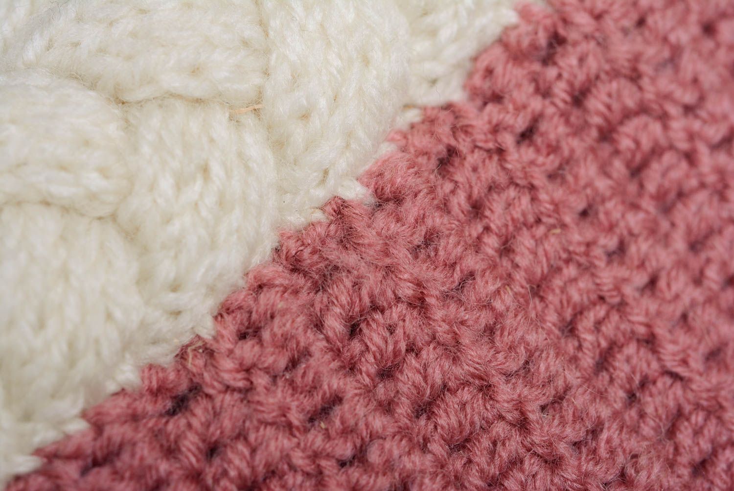 Petit sac à main tricoté blanc fait main en laine avec fleur insolite  photo 3