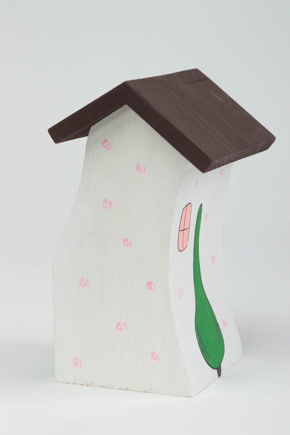 Деревянная фигурка домик для декора интерьера белый с темной крышей хэнд мейд фото 3