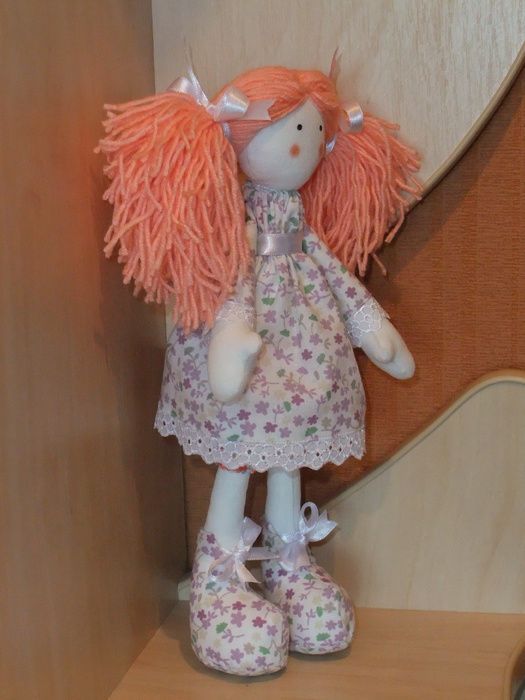 Красивая авторская кукла из ткани и ниток ручной работы рыжая для дома и детей  фото 3