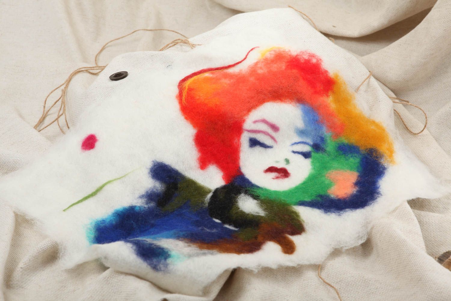 Tableau en laine feutrée avec femme fait main multicolore original sans cadre photo 1