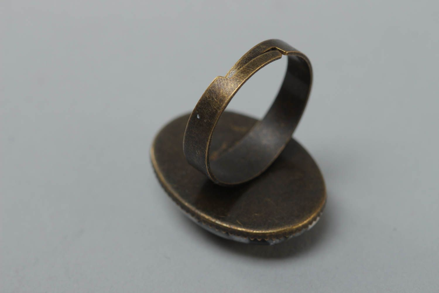 Ovaler origineller regulierbarer handmade Fingerring aus Polymerton für Business Kleidung foto 4
