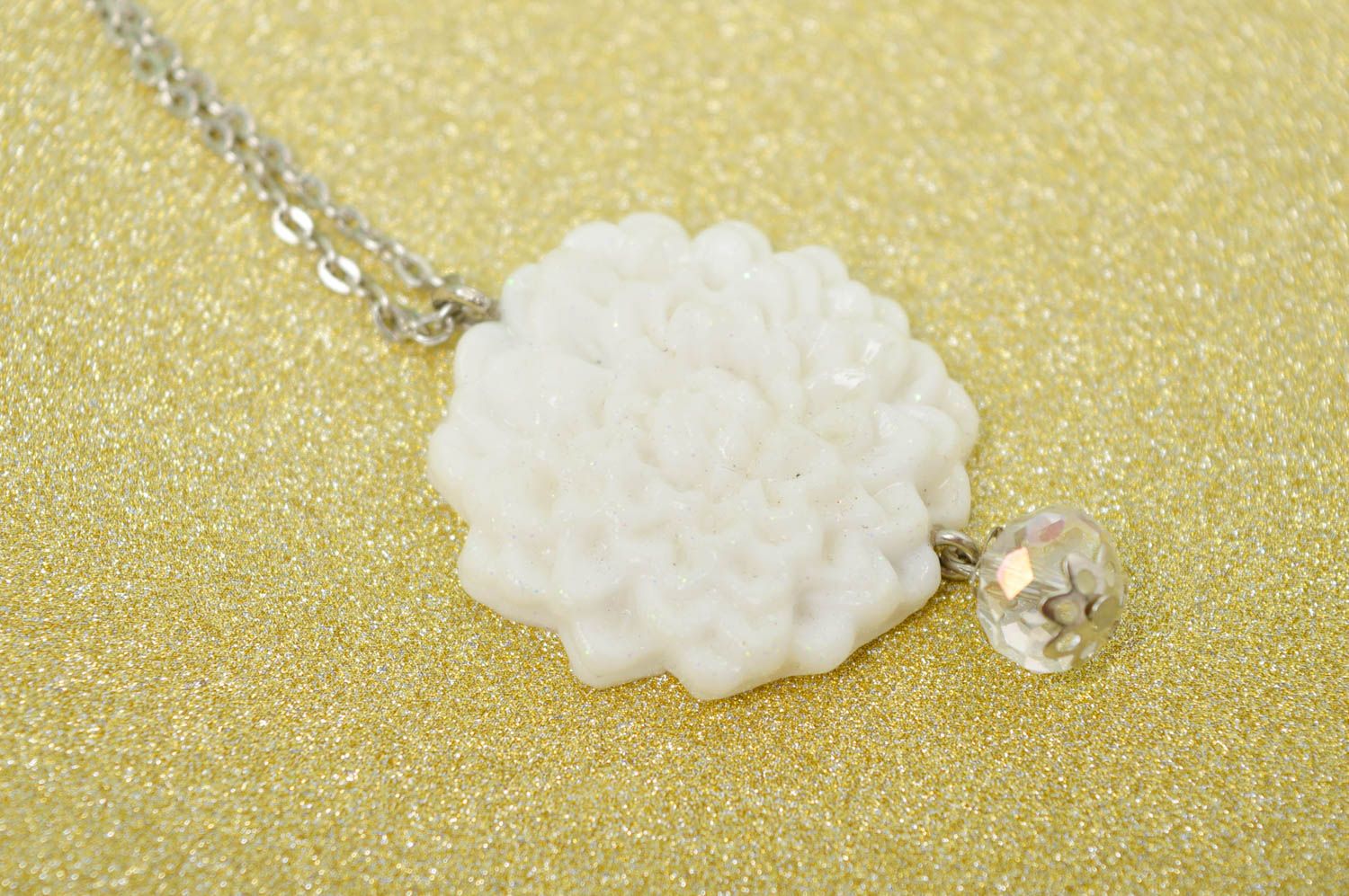 White handmade plastic pendant flower pendant necklace accessories for girls photo 3