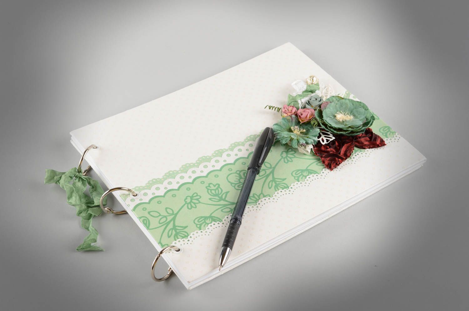 Libro de firmas para boda artesanal en técnica de scrapbooking original  foto 1