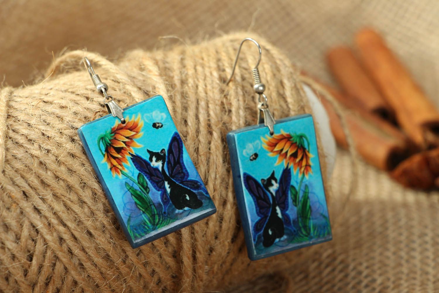 Blue dangle earrings with kittens photo 3