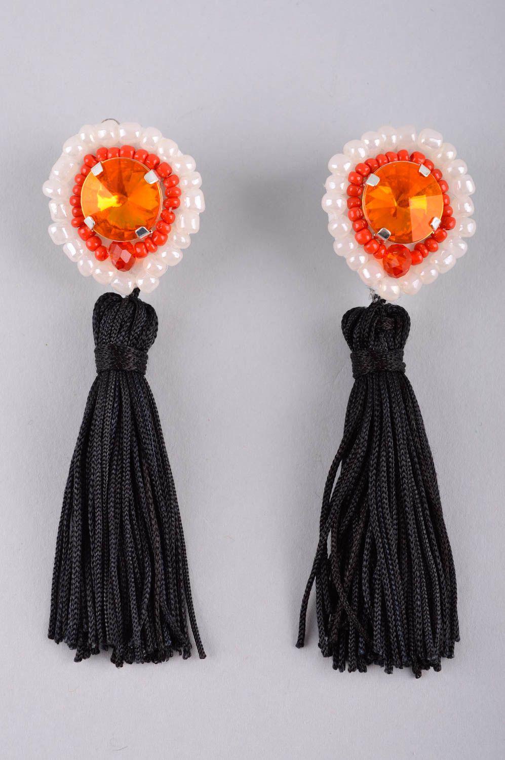 Orecchini di perline e fili fatti a mano accessorio originale bello da donna
 foto 3