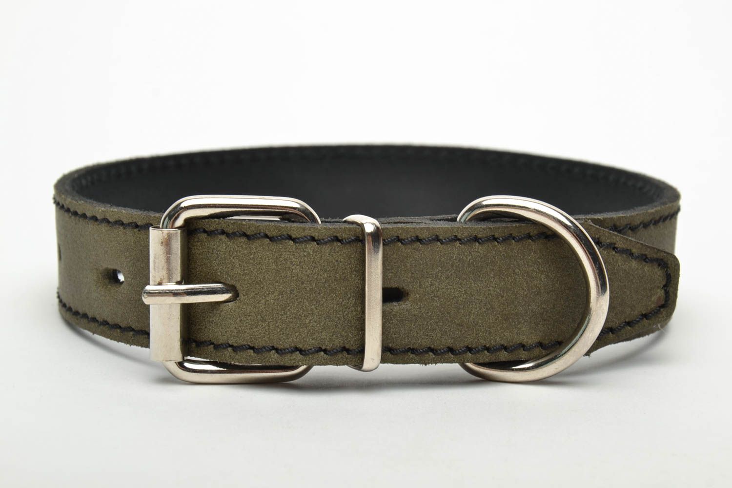 Handmade leather dog collar with metal photo 2