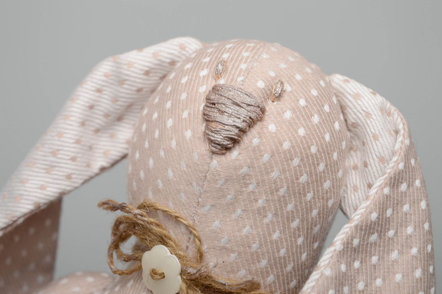 Jouet décoratif en tissu fait main Lapin photo 2