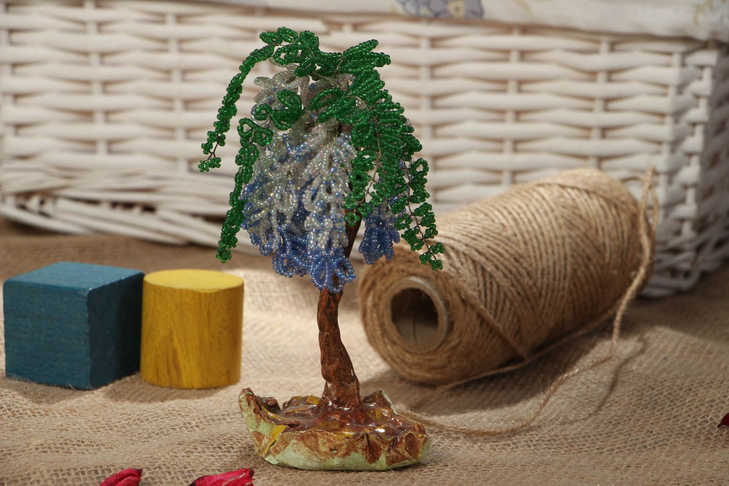 Árbol decorativo hecho a mano de abalorios foto 5