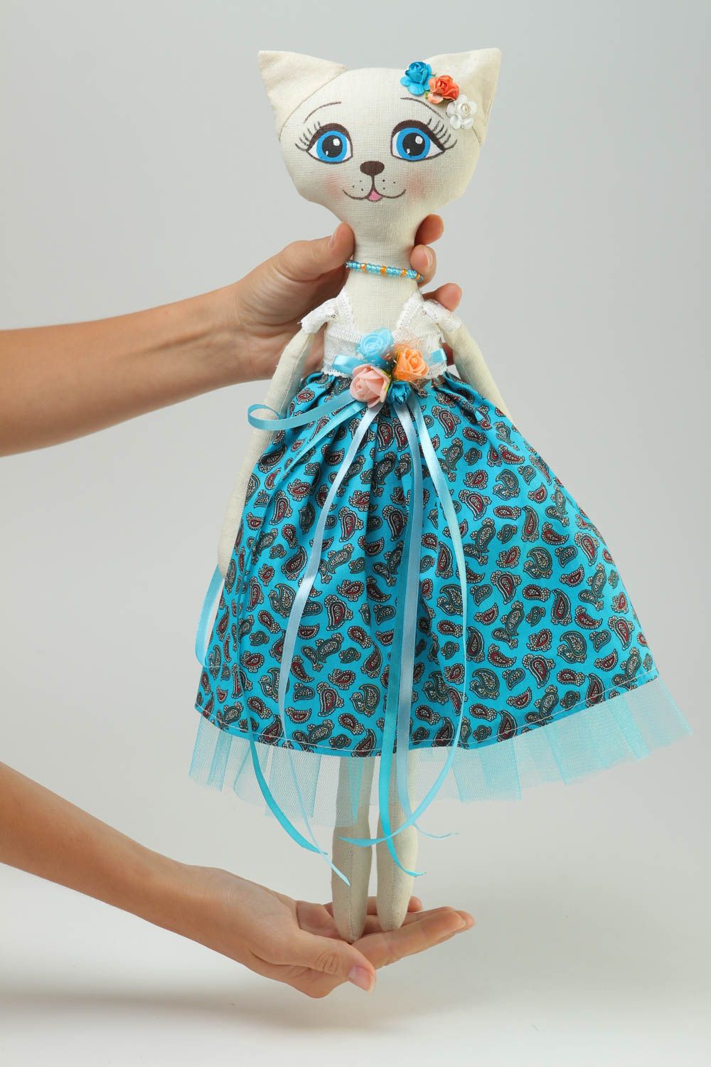 Игрушка ручной работы игрушка кошка оригинальная игрушка в платье красивая фото 5
