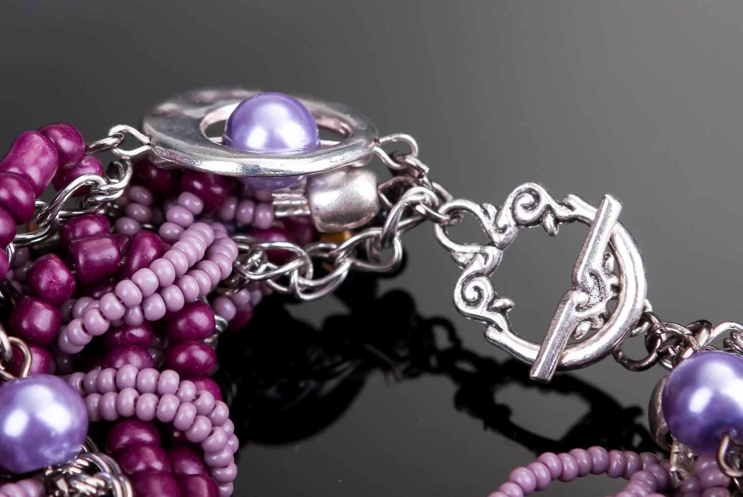 Wrist bracelet of ceramic pearls & beads photo 3