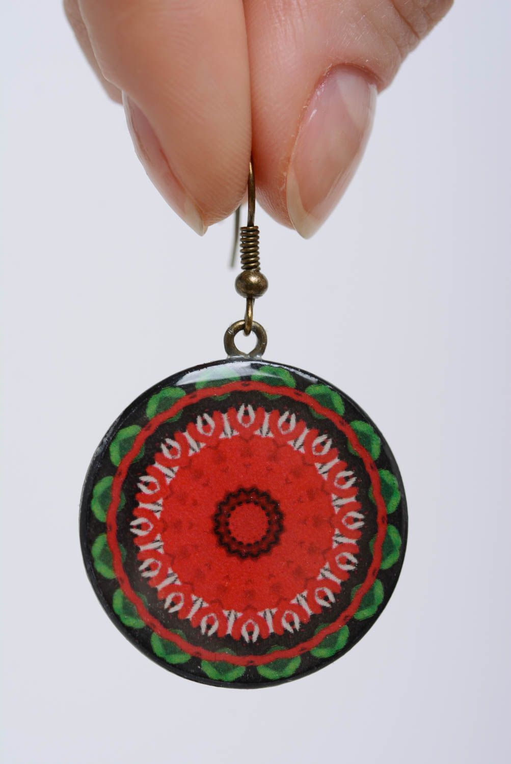 Runde rote künstlerische handmade Ohrringe aus Polymerton in Decoupage Technik  foto 4