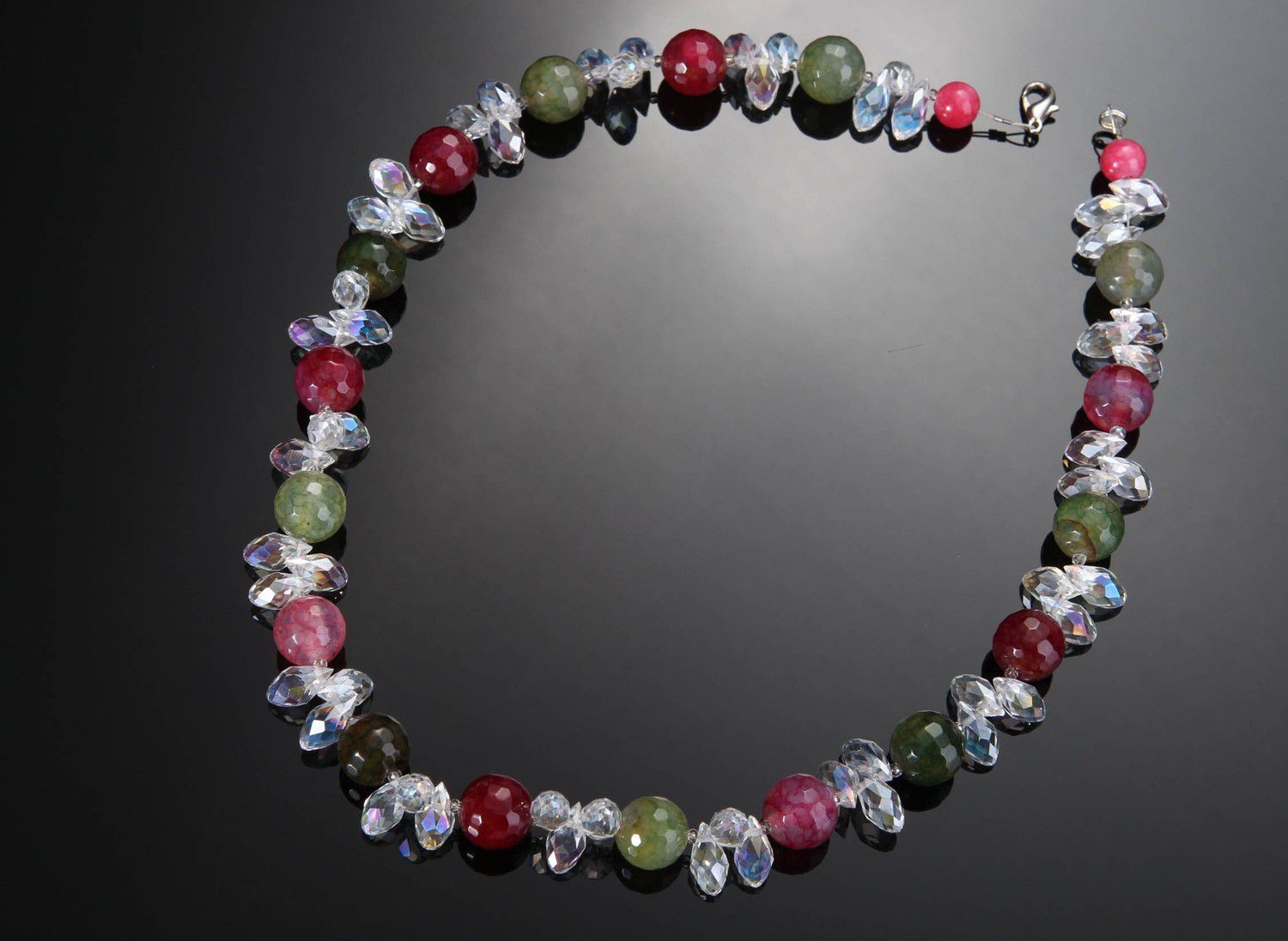 Halskette aus Kristallen und Achat verschiedener Farben foto 2