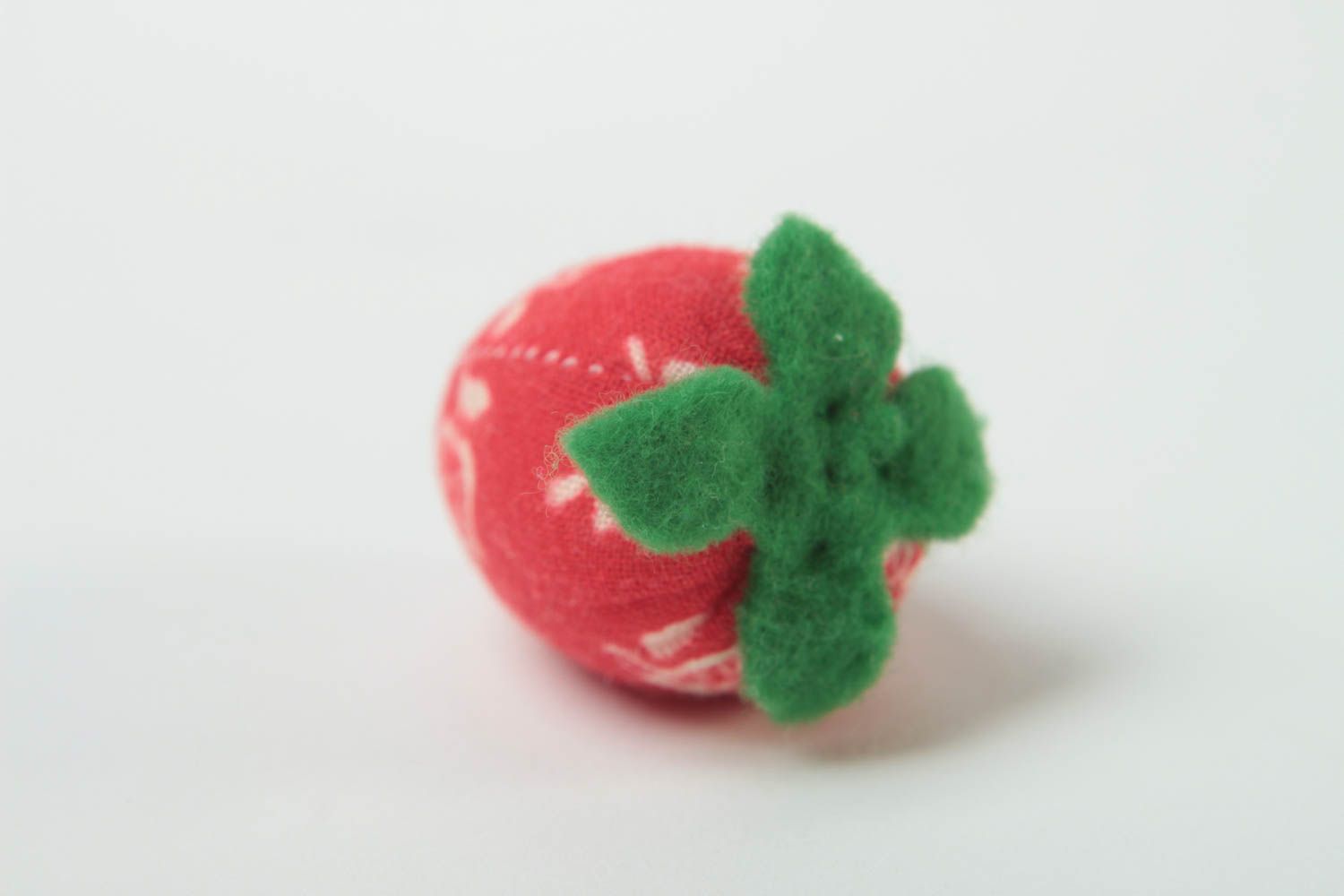 Peluche fraise fait main Doudou original coton feutre Jouet pour enfant photo 3