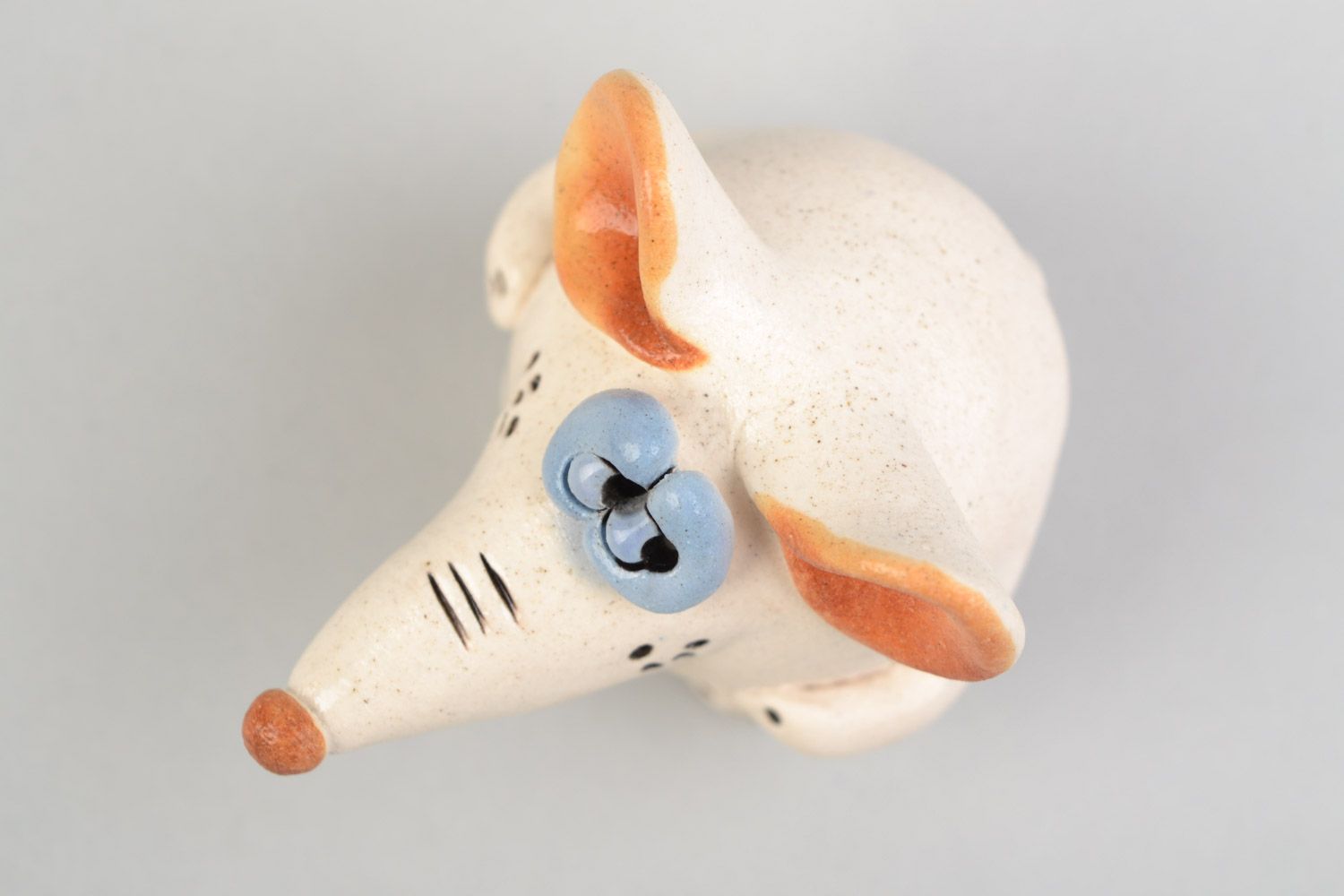 Figura cerámica artesanal pintada blanca rata bonita foto 3