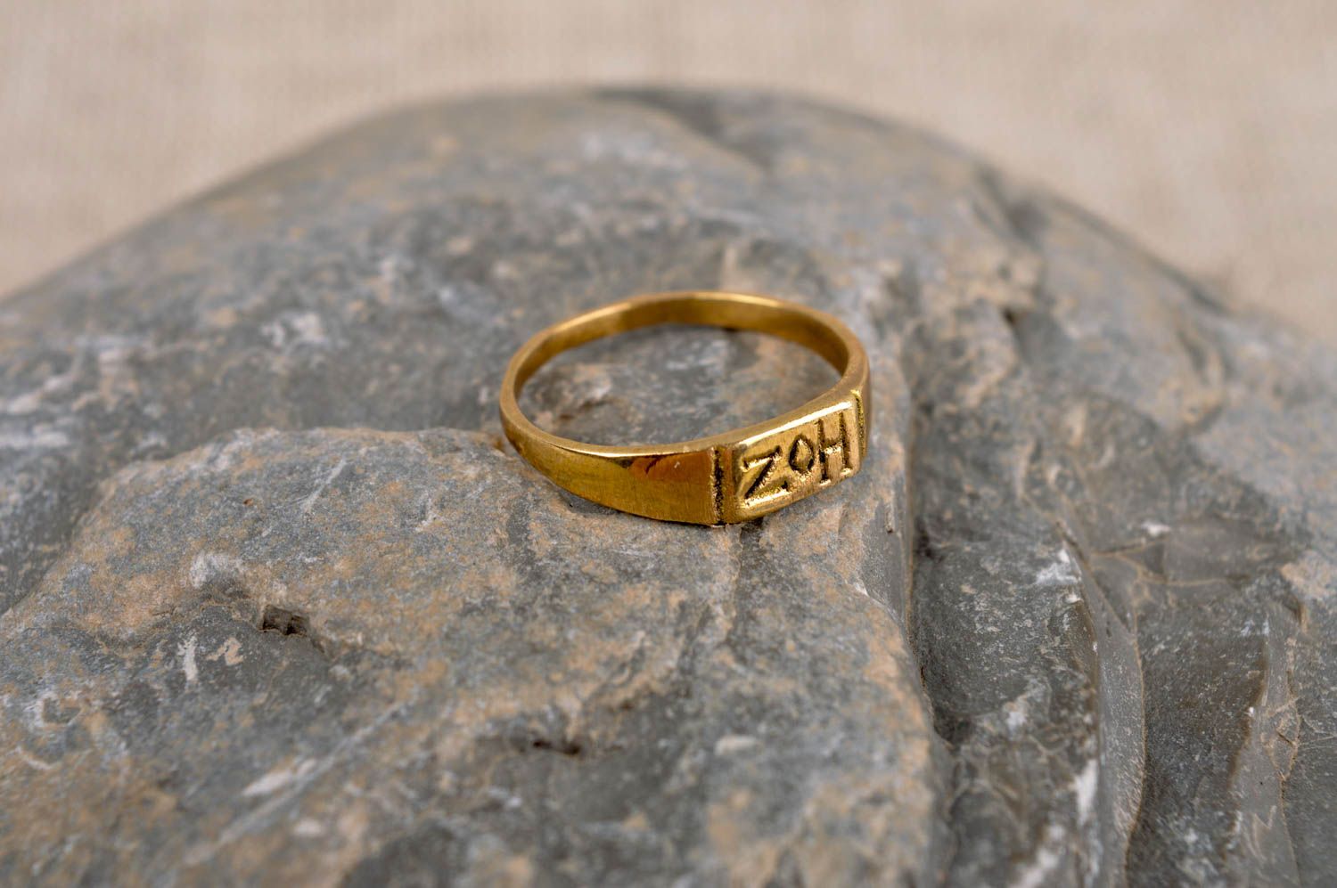 Кольцо ручной работы кольцо из латуни металлическое украшение авторское фото 1