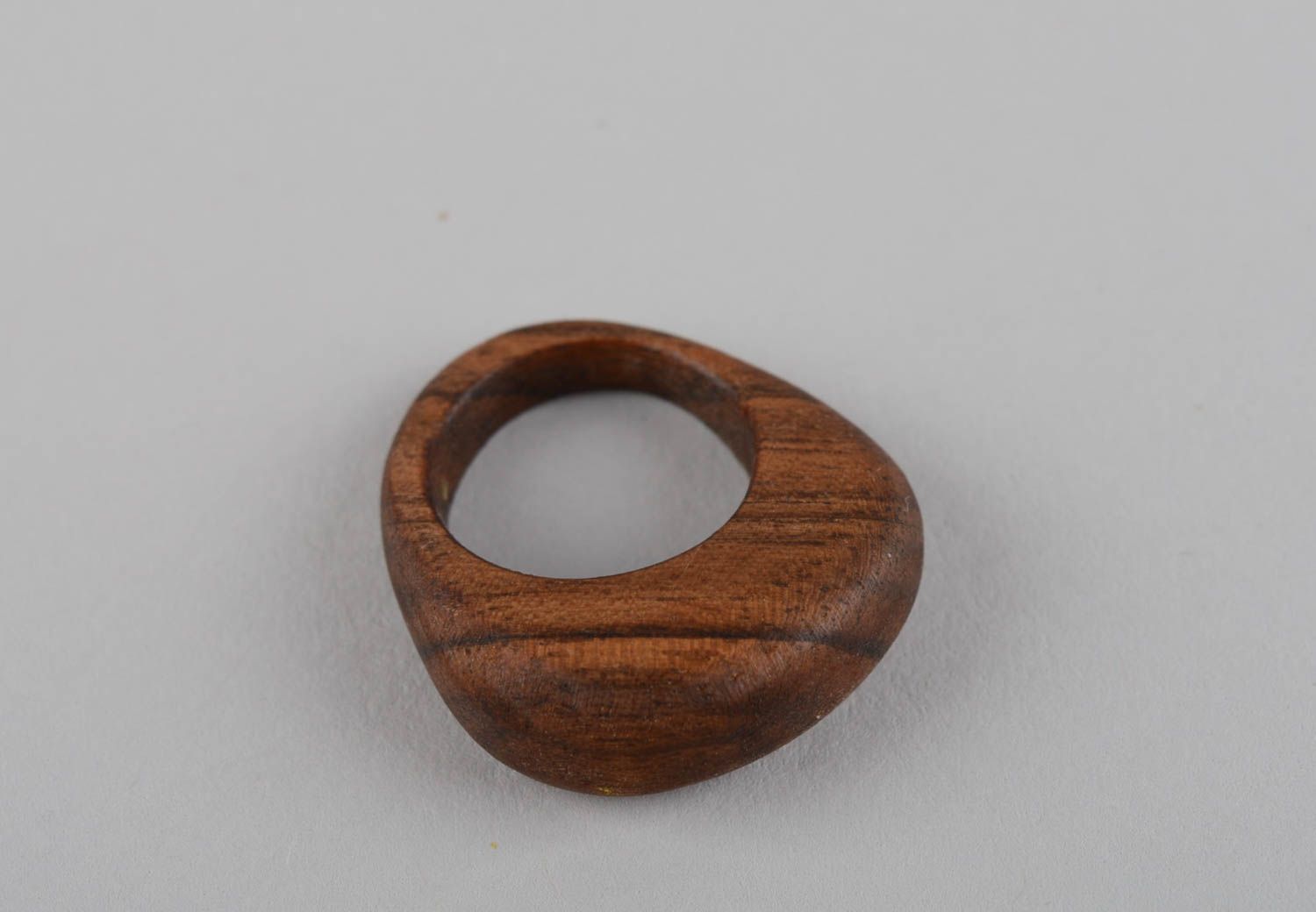 Кольцо из дерева ручной работы дизайнерское украшение изделие из дерева фото 10