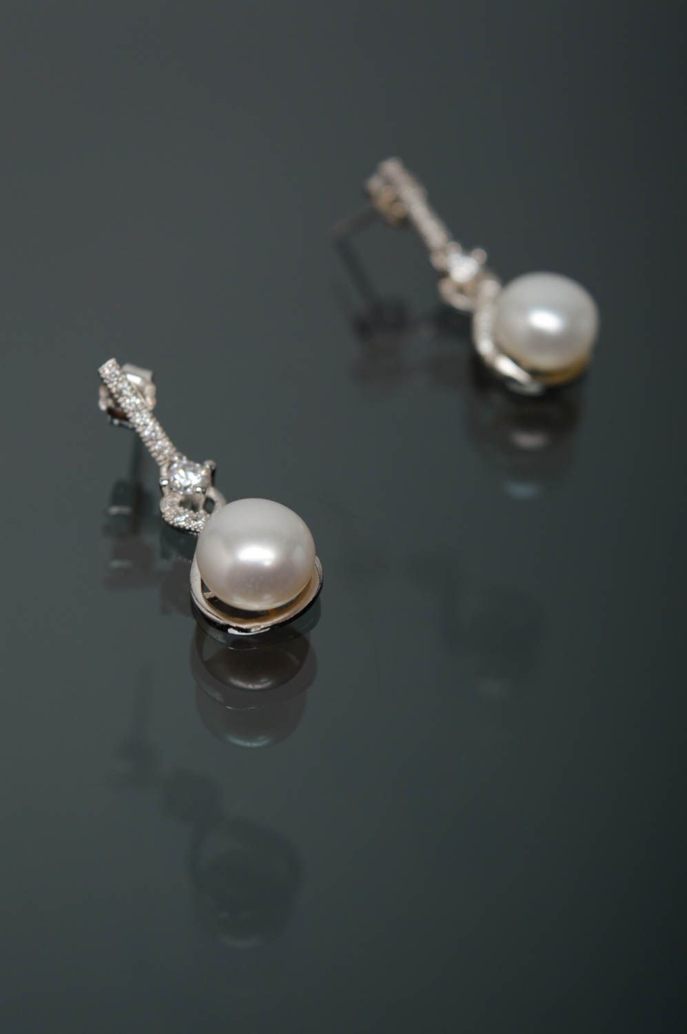 Silver pearl earrings photo 2