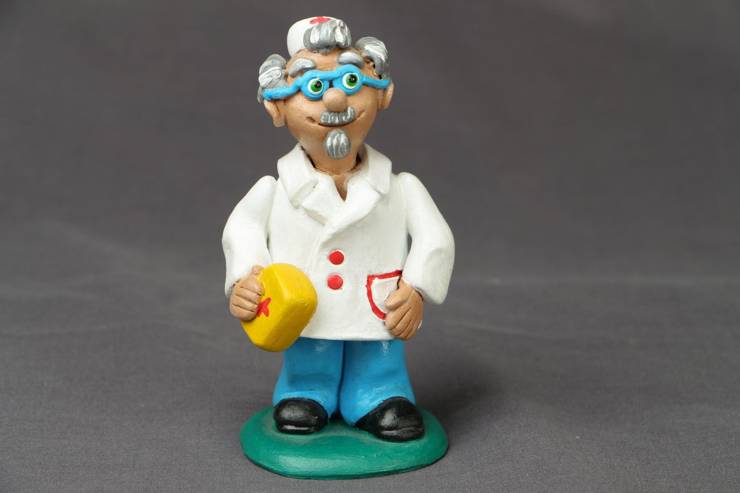 Ceramic figurine Doctor photo 1