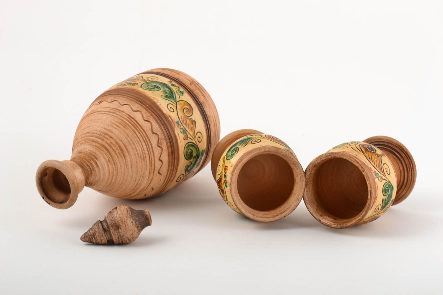Handmade Keramik Flasche Trinkgläser Set schönes Geschirr bemalt aus Ton foto 3