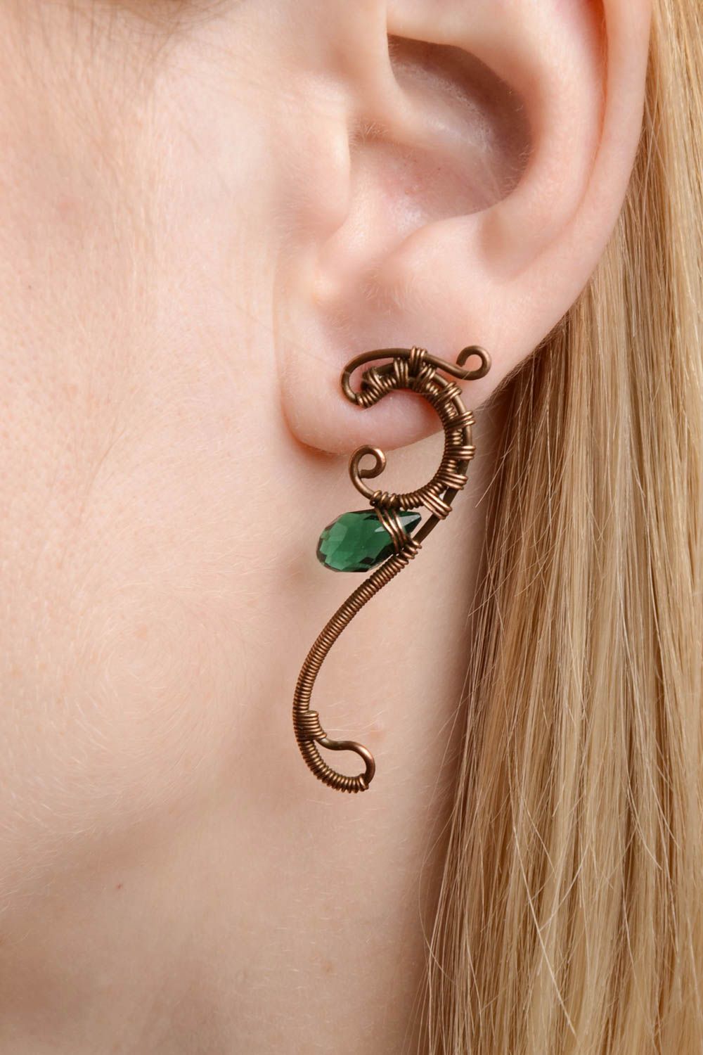 Beautiful unusual handmade long wire wrapped copper earrings with green crystal  photo 2