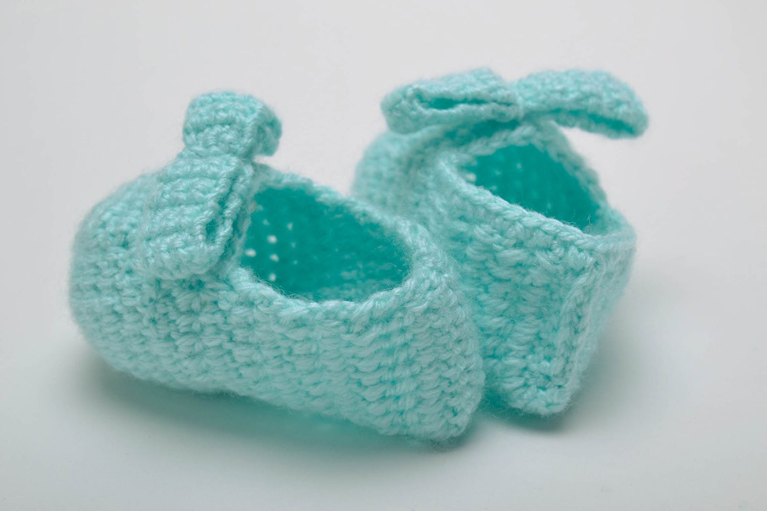 Crocheted babies shoes photo 3