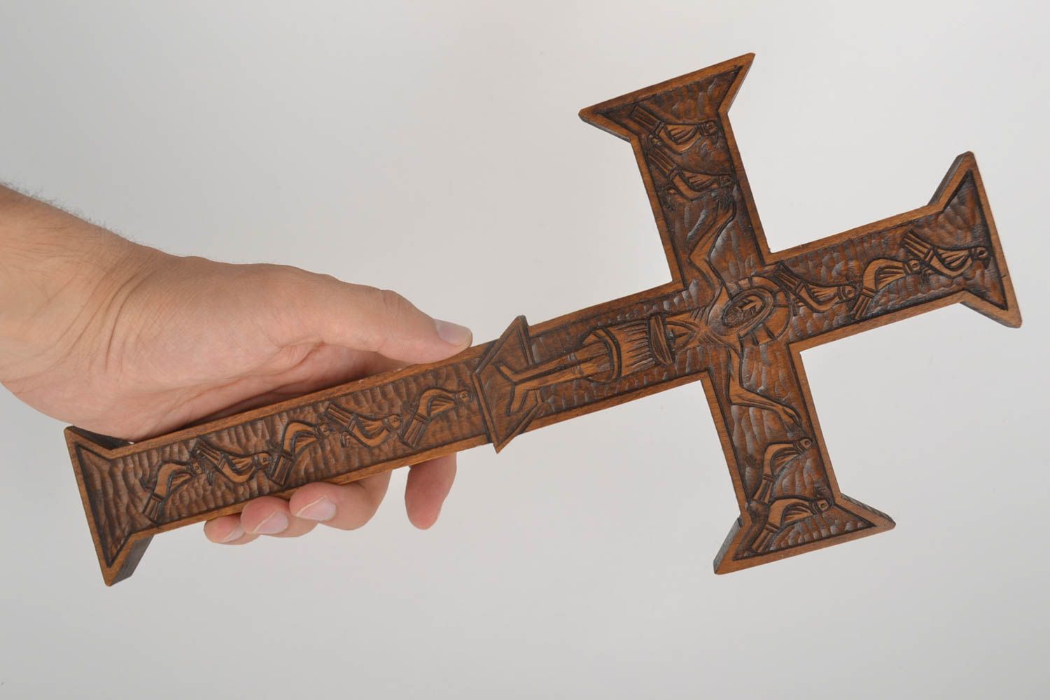 Handmade Kreuz aus Holz Wand Kreuz geschnitzt Haus Deko dunkel originell foto 5