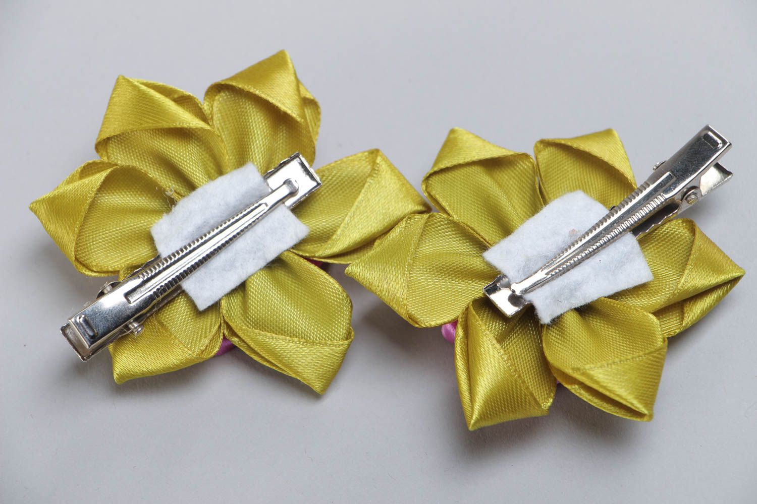 Set of handmade festive hair clips with satin ribbon kanzashi flowers 2 items photo 4