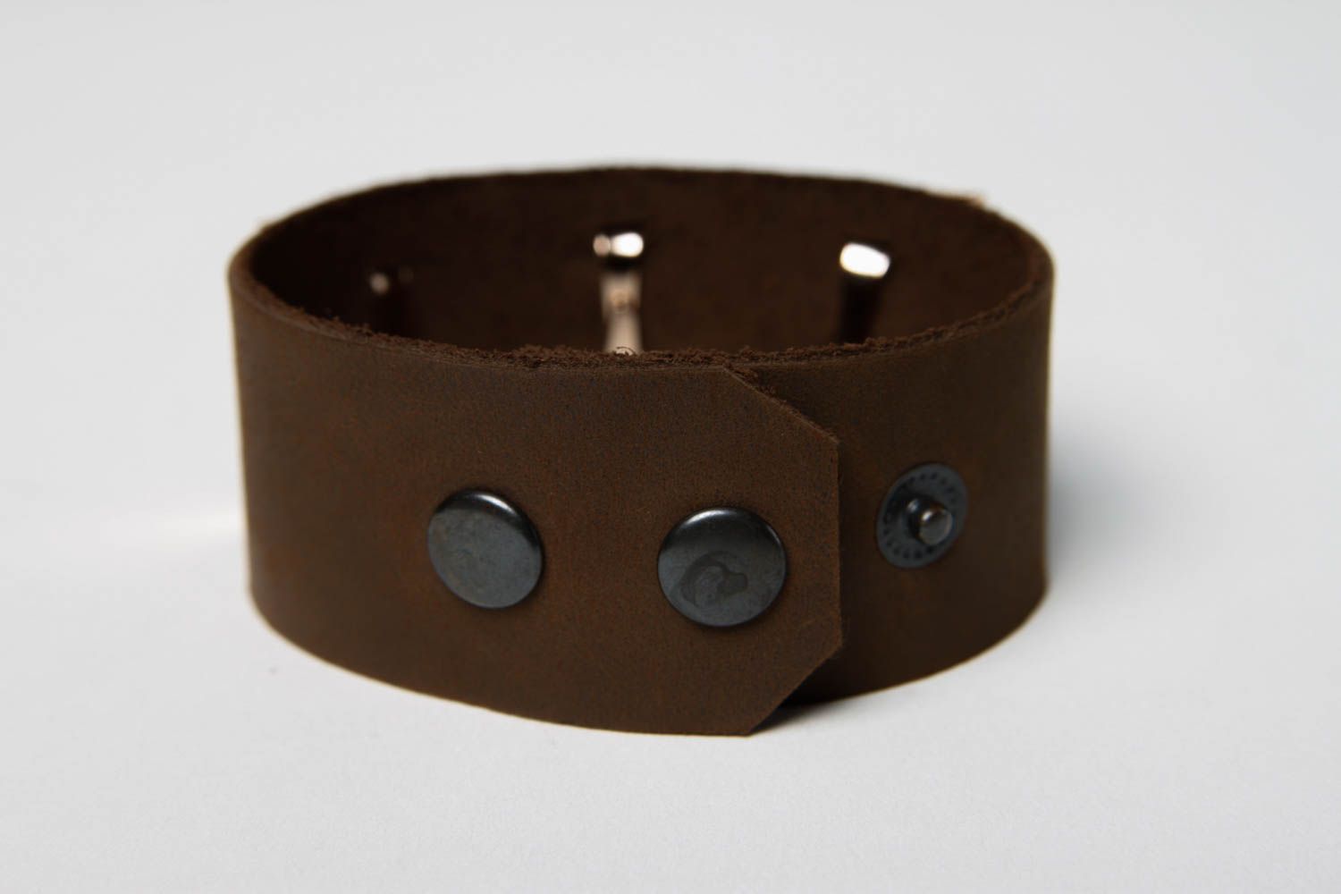Handmade breites Armband aus Leder Designer Schmuck Accessoire für Frauen dunkel foto 5