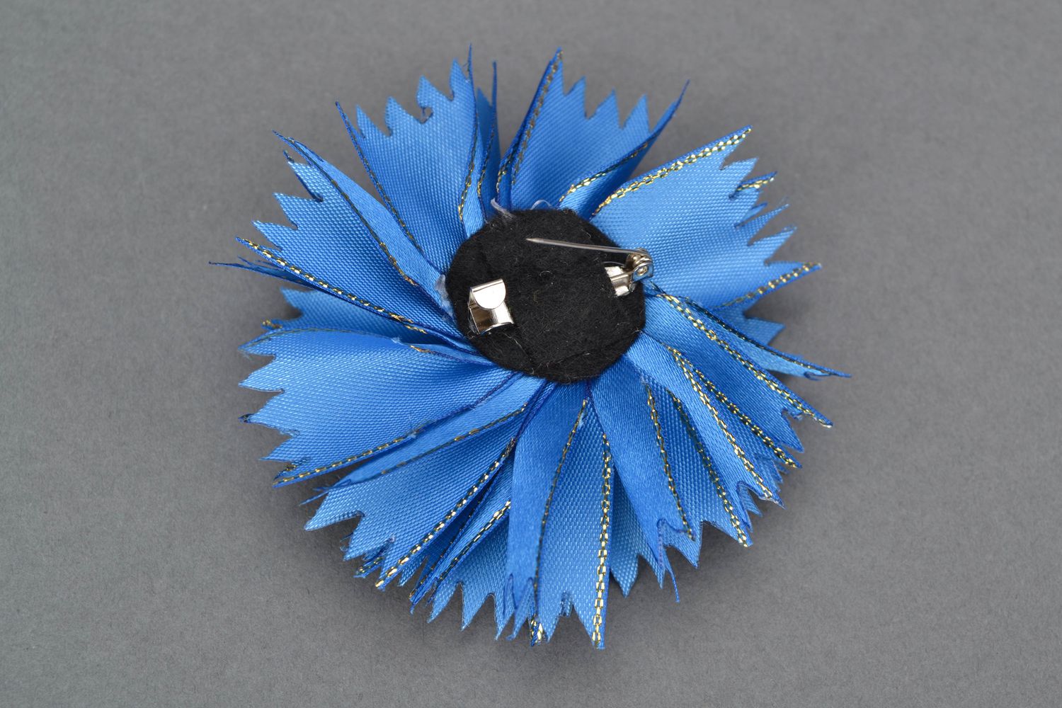 Broche fleur en rubans de reps Bleuet faite main photo 4