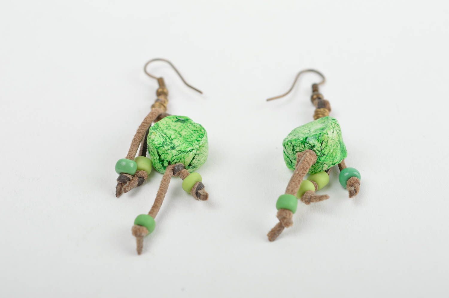 Boucles d'oreilles pendantes Bijou fait main design mode Accessoire femme vert photo 4