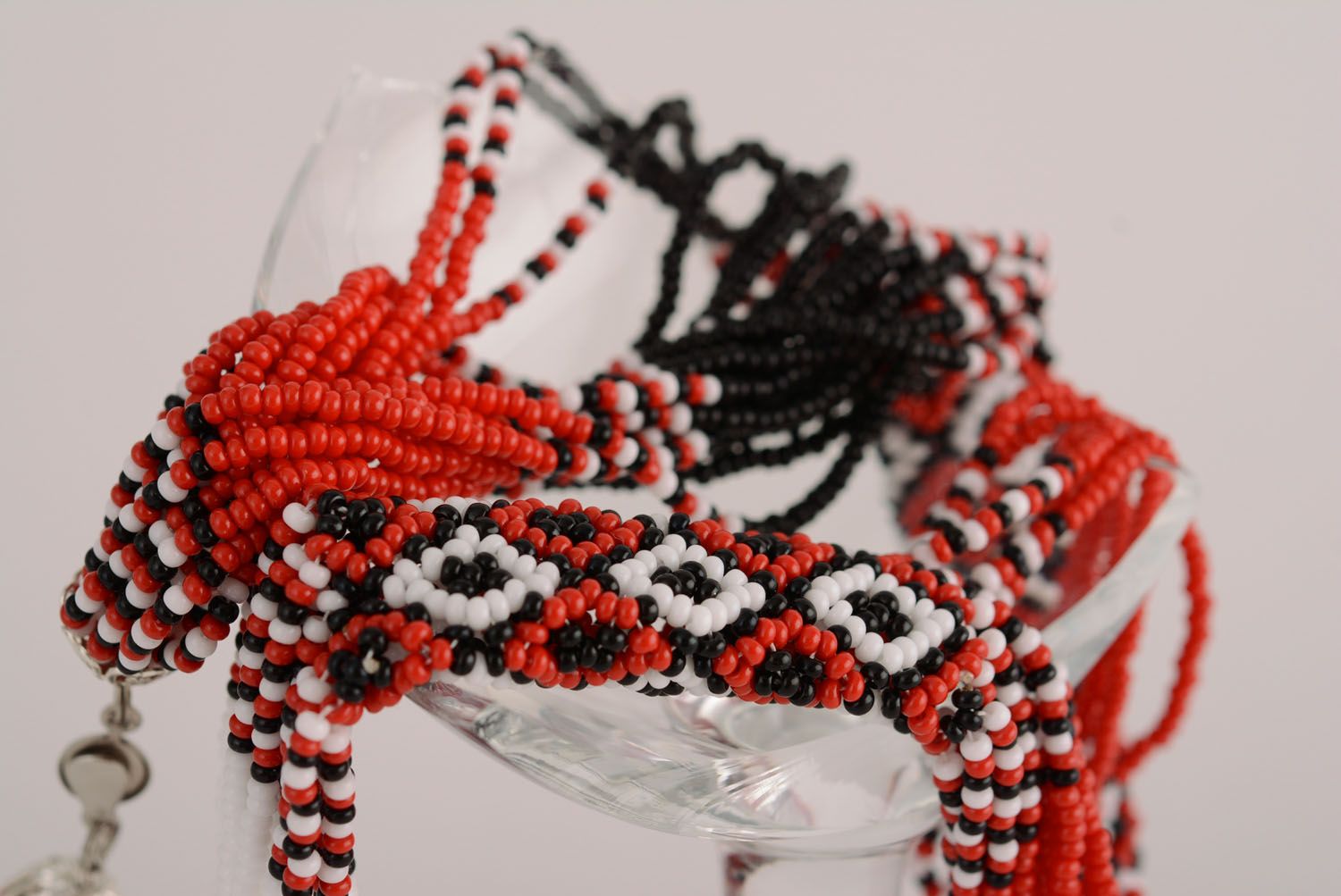 Beautiful ethnic beaded necklace photo 2