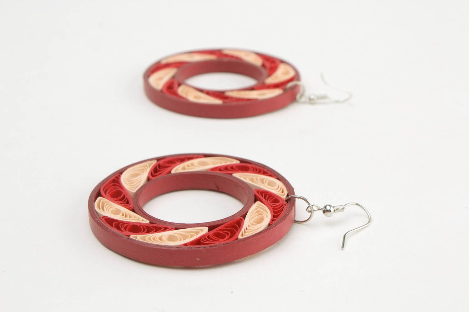Claret paper round earrings photo 4
