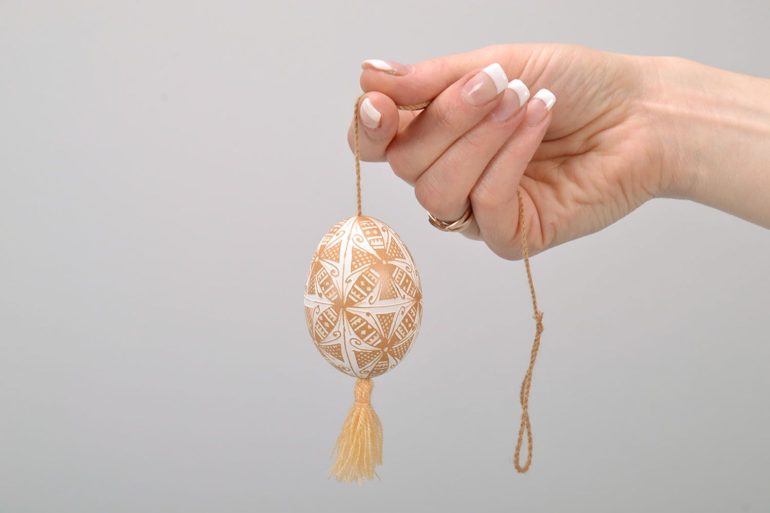 Oeuf de Pâques décoratif fait main original à suspendre avec bel ornement photo 2