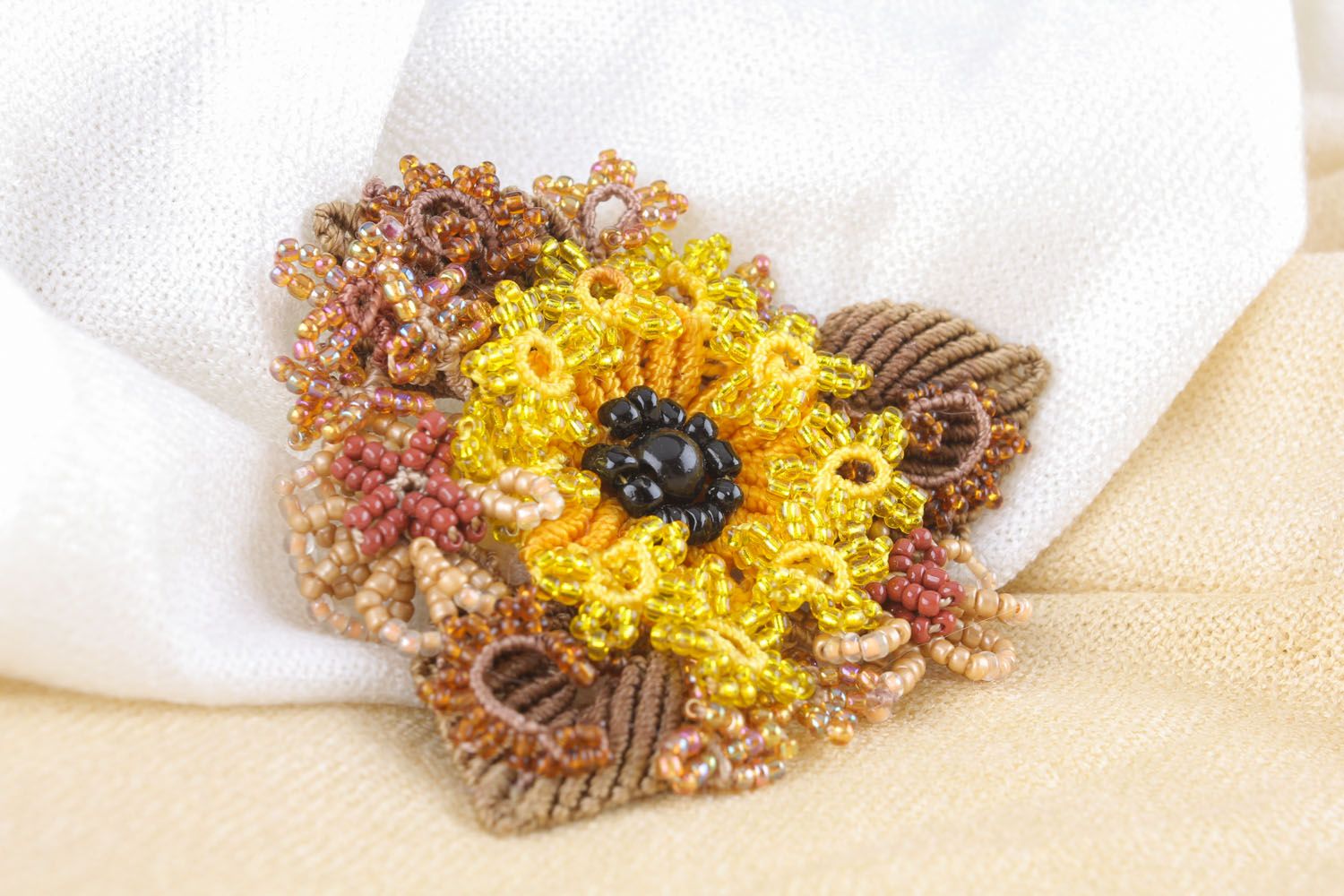 Broche décorative Fleur faite main photo 1
