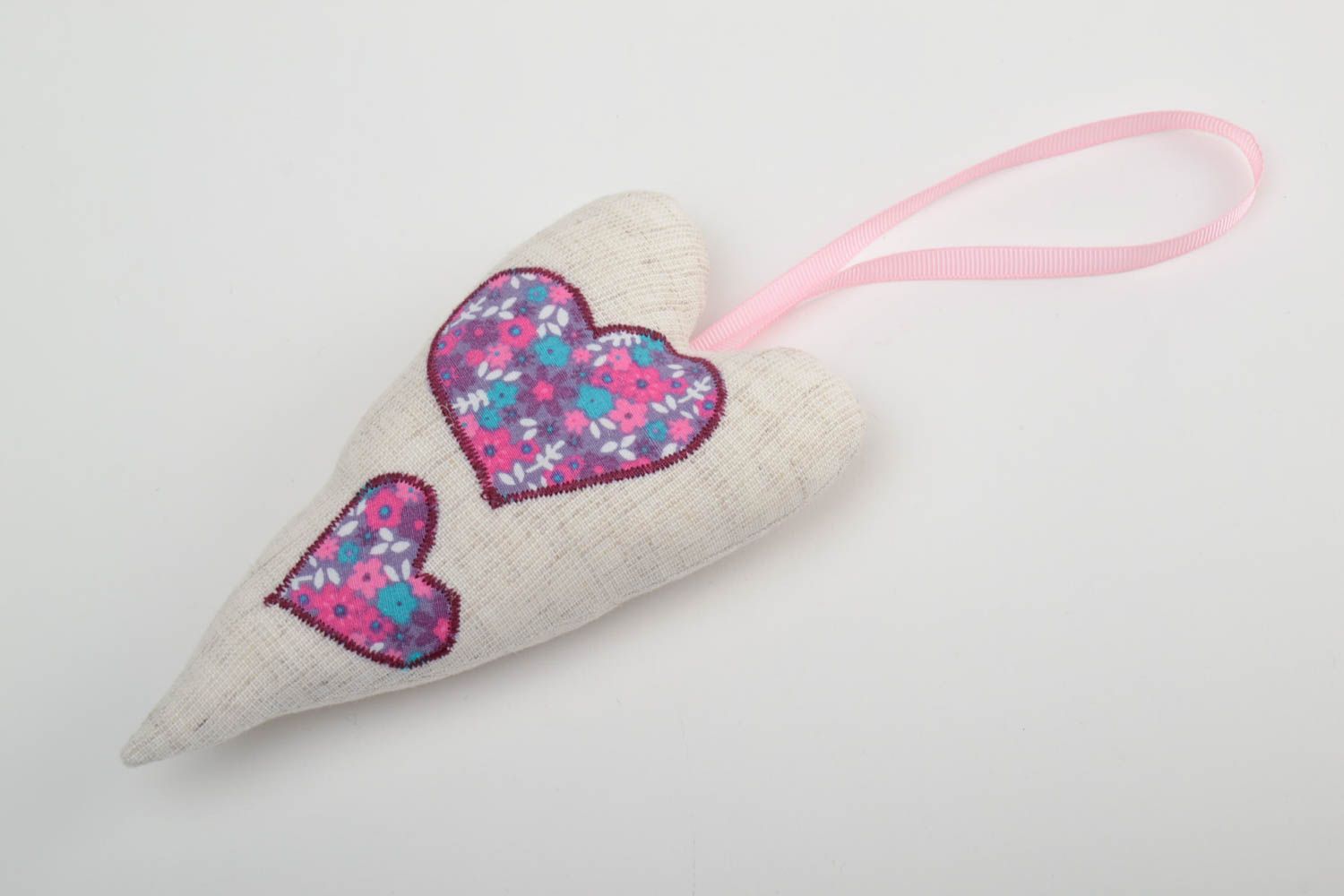 Handmade fabric interior pendant heart sewn of natural fabrics and equipped with pink ribbon photo 2
